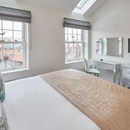 Host & - Hoggarth House
